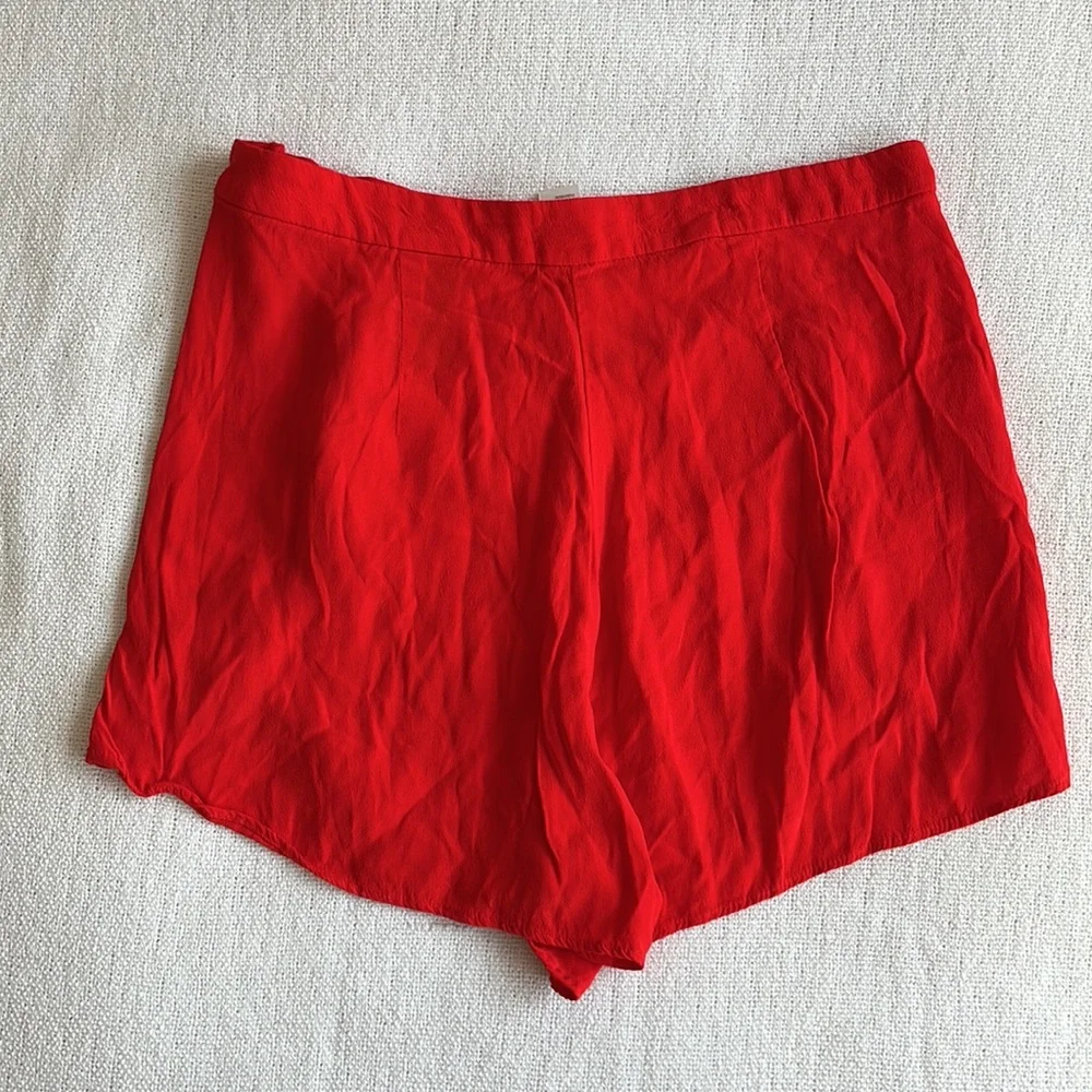 H&M‎ red shorts